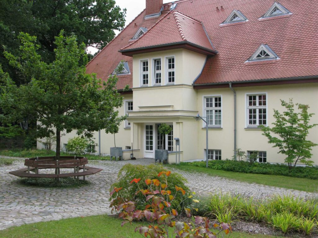 moeven_hus_ansicht_eingang_1-82a17941